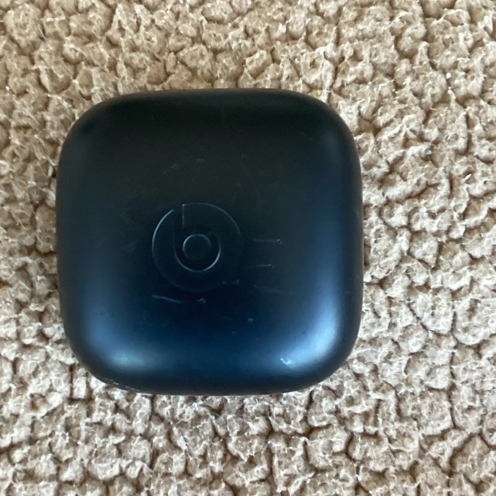 Beats by Dre Black Wireless Earbuds Case